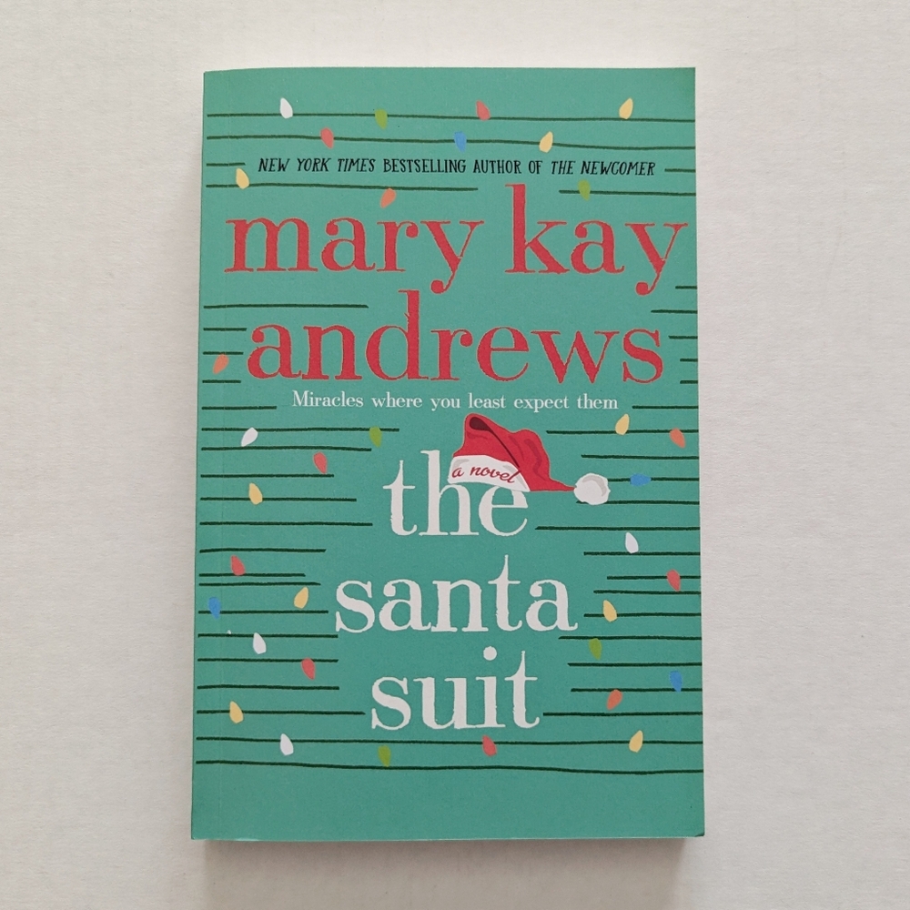 Mary Kay Andrews 'The Santa Suit' Book